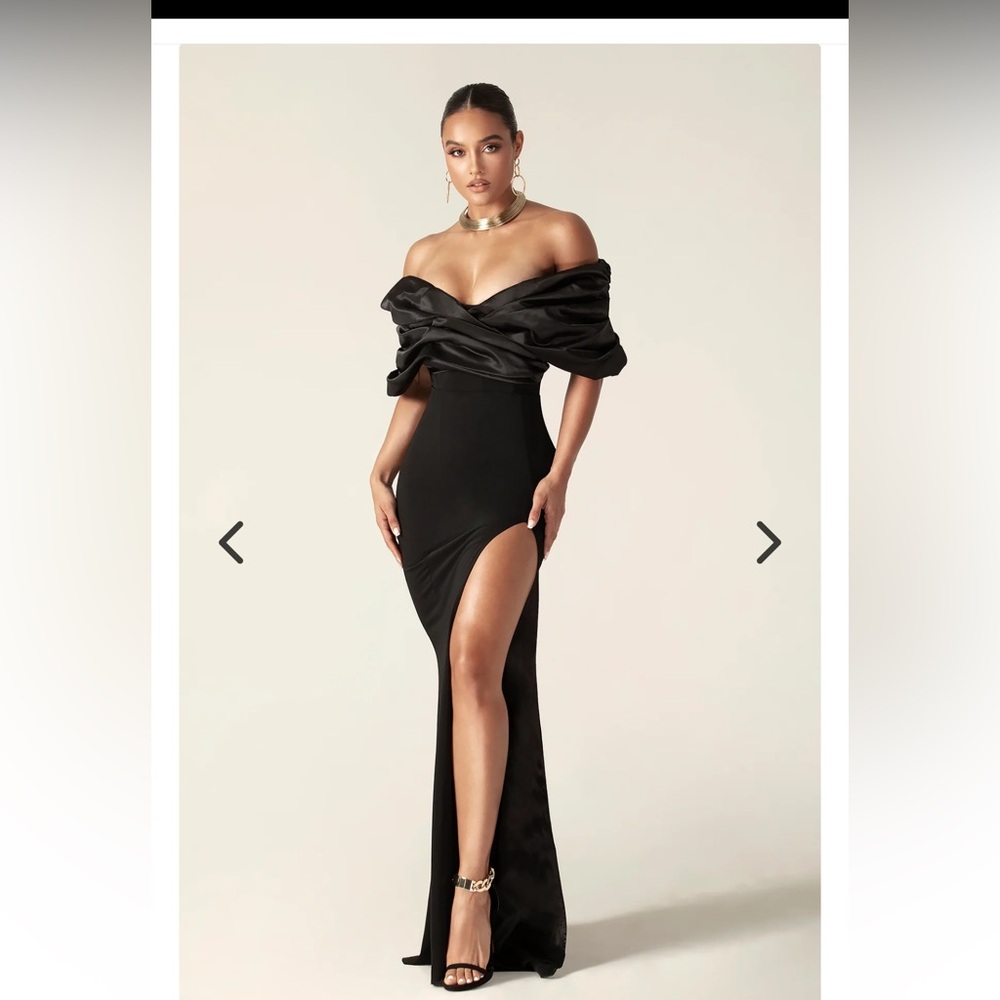 Elegant Black Maxi Dress with High Slit